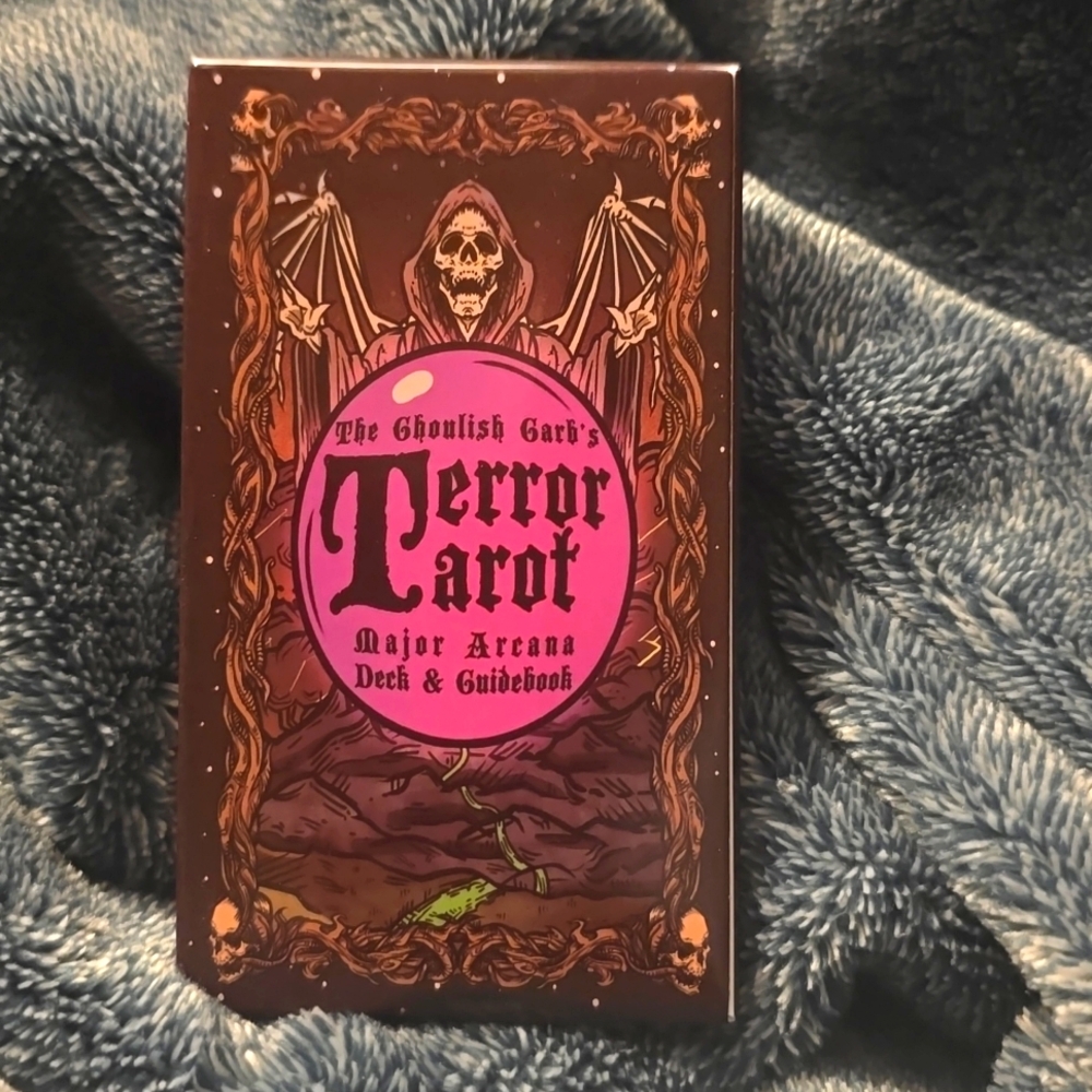 The Ghoulish Garbs Terror Tarot! 🖤